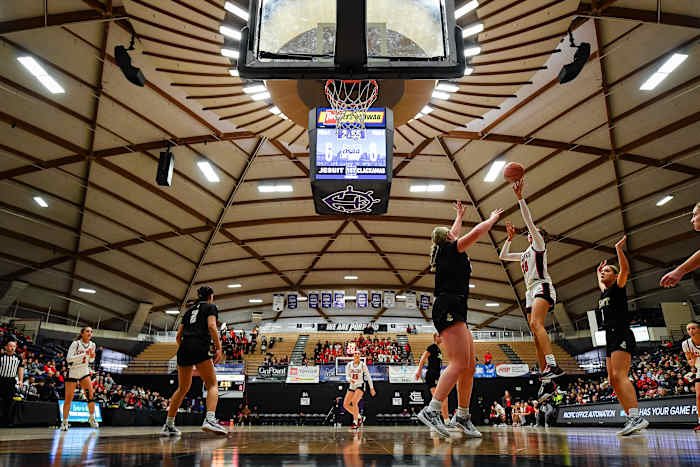 Clackamas Jesuit 6A Oregon girls basketball quarterfinal 2024 Naji Saker-103